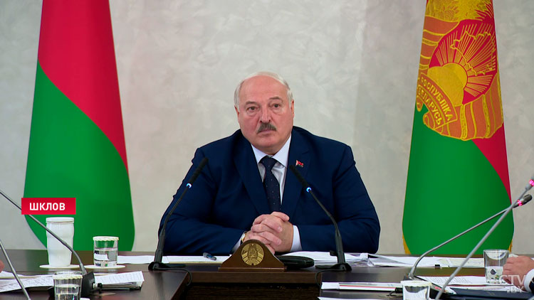 Лукашенко указал на недостатки в сельском хозяйстве! Детали визита Президента в Шклов-22 Лукашенко указал на недостатки в сельском хозяйстве! Детали визита Президента в Шклов-22